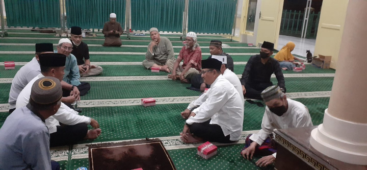 ACARA SILATURRAHIM DENGAN KOMANDAN KOREM 091/AJI SURYA NATAKESUMA BERSAMA WARGA RT 3, RT 4 DAN RT 5 KELURAHAN BUGIS