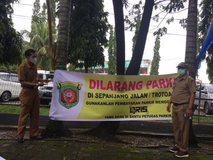 Kegiatan Prokes, Simulasi Parkir dan Alur Keluar Masuk Pengunjung Pasar Ramadhan 1443 H di GOR SEGIRI Kelurahan Bugis