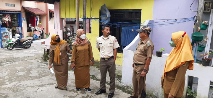 Kunjungan Kasi lingkungan kecamatan Samarinda Kota,Lurah dan kasi Kelurahan Bugis ke RT 06 dan RT 12 persiapan Lomba Kampung Salai (Sampah Bernilai)