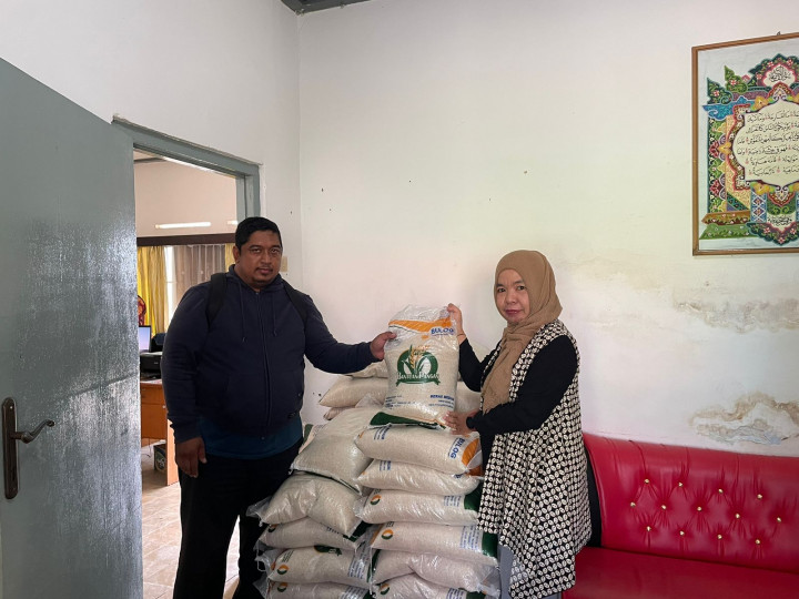 PENYALURAN DAN PENYERAHAN BERAS BANTUAN PANGAN-CBP ALOKASI APRIL 2023