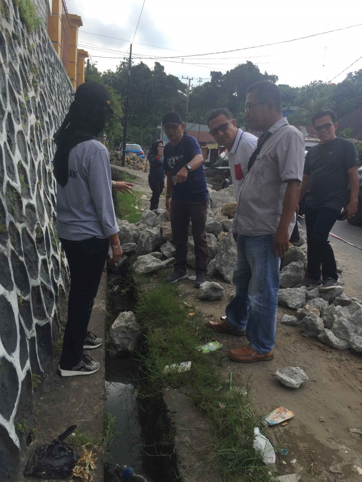 Monitoring pekerjaan Probebaya bidang Infrastruktur di RT 07 (Perbaikan Drainase Jl. WR. Soepratman )