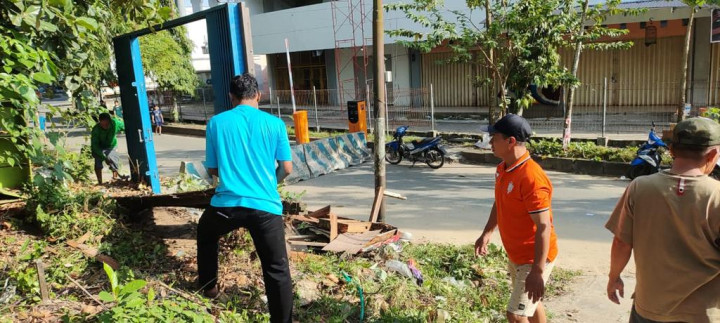 Kegiatan Minggu Pagi Gotong Royong di lingkungan RT. 16 jalan Stadion Barat GOR Segiri Samarinda