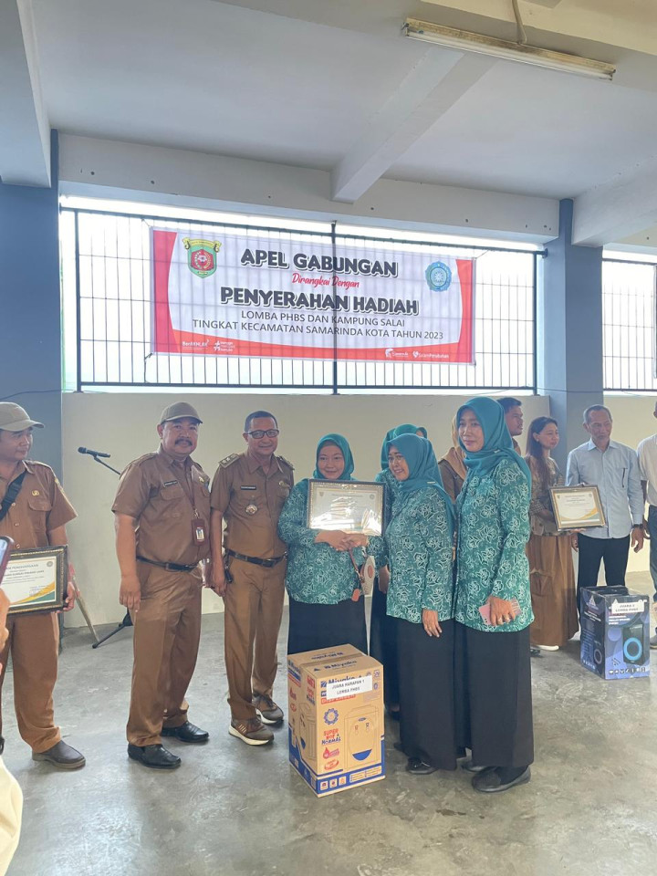 Apel Gabungan Dirangkai Dengan Penyerahan Hadiah Lomba PHBS dan Kampung Salai Tingkat Kecamatan Samarinda Kota Tahun 2023