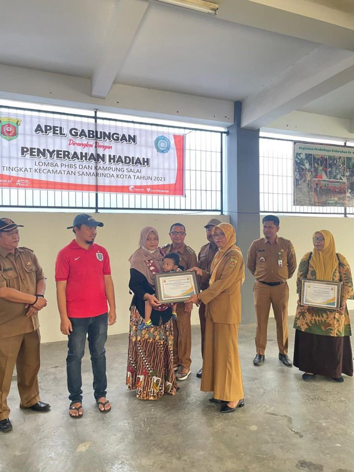 Apel Gabungan Dirangkai Dengan Penyerahan Hadiah Lomba PHBS dan Kampung Salai Tingkat Kecamatan Samarinda Kota Tahun 2023