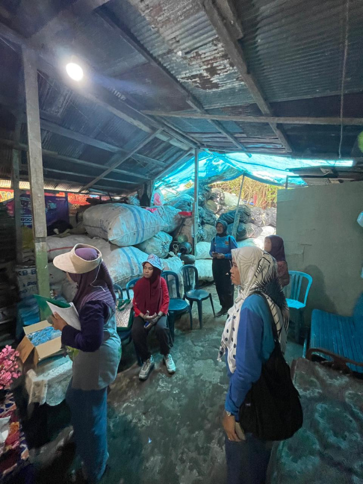 Sambutan Rombongan Tim Penilai Tingkat Kota Kampung Salai dan Bank Sampah Manunggal Nawasena