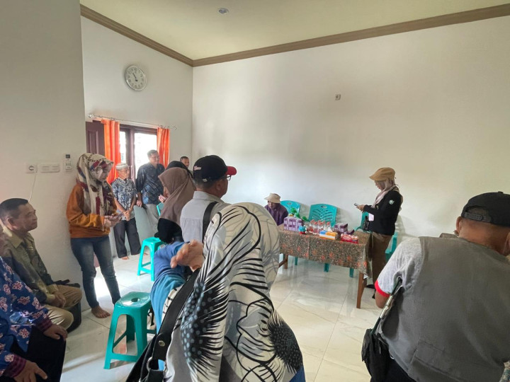Sambutan Rombongan Tim Penilai Tingkat Kota Kampung Salai dan Bank Sampah Manunggal Nawasena