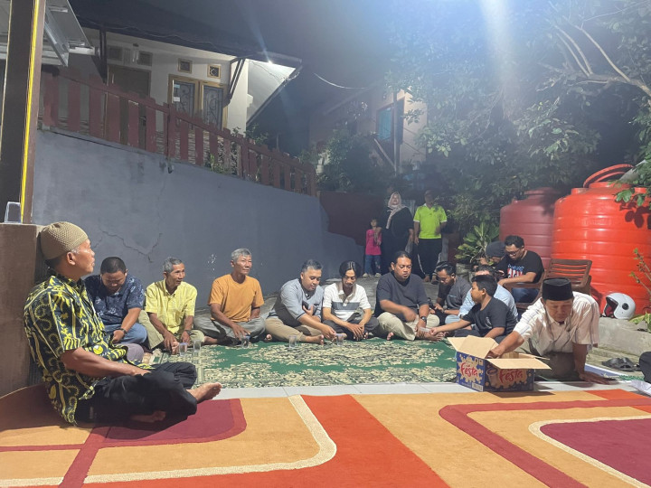 Rembuk Warga RT. 13 pada hari Selasa, 12 Desember 2023 pukul 20.00 sampai selesai dalam Penyusunan Probebaya 2024 -2025 dan Musrembang 2025