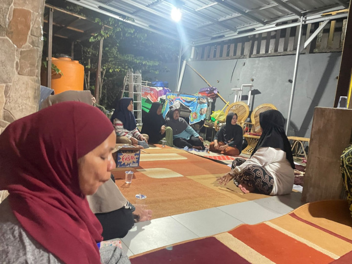 Rembuk Warga RT. 13 pada hari Selasa, 12 Desember 2023 pukul 20.00 sampai selesai dalam Penyusunan Probebaya 2024 -2025 dan Musrembang 2025