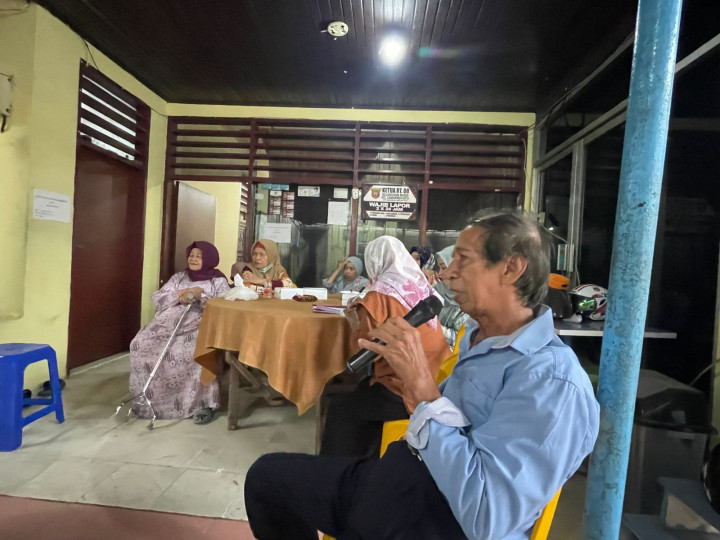 Rembuk Warga RT. 08 pada hari Jumat, 15 Desember 2023 pukul 16.00 sampai selesai dalam Penyusunan Probebaya 2024 -2025 dan Musrembang 2025