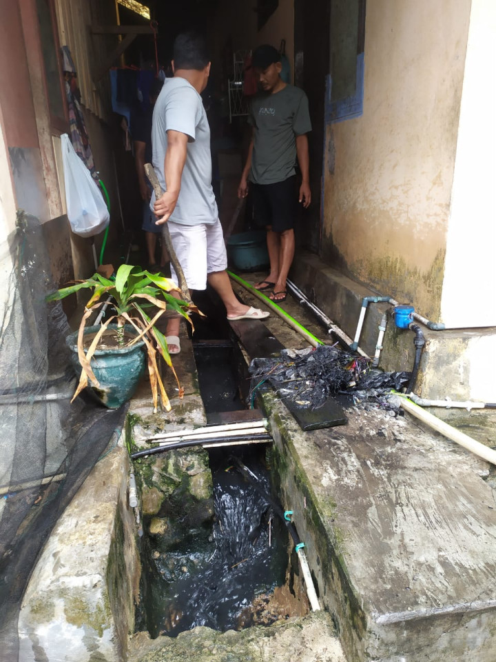 Kegiatan Sabtu Pagi Gotong Royong di Lingkungan RT. 17 JalanBhayangkara Gang 1 A