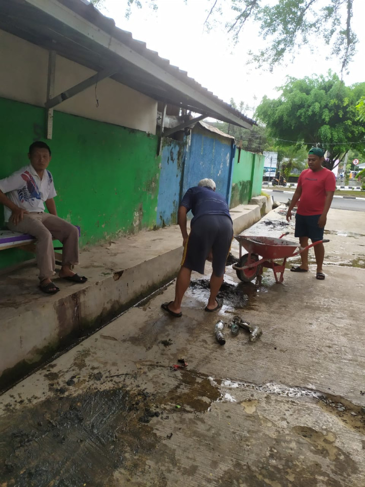 Kegiatan Sabtu Pagi Gotong Royong di Lingkungan RT. 17 JalanBhayangkara Gang 1 A