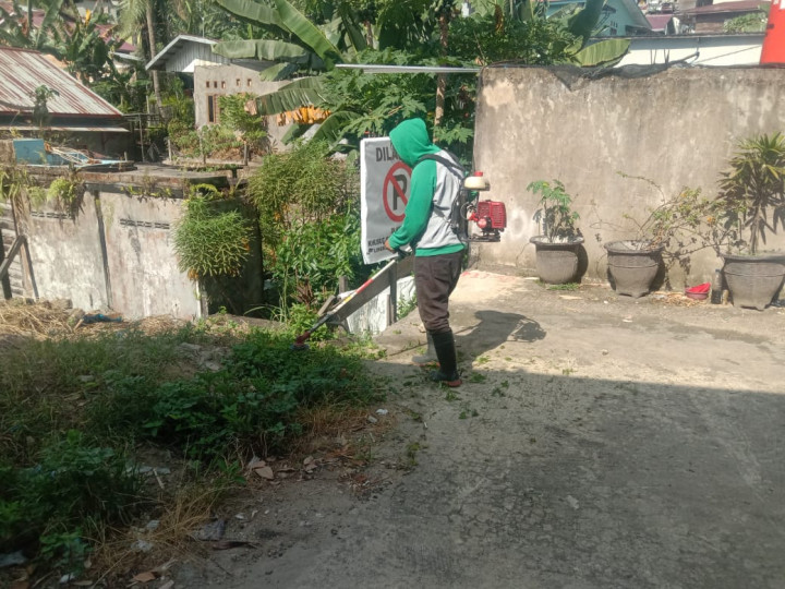 Kegiatan Sabtu Pagi Gotong Royong di Lingkungan RT. 13 Jalan KS. Tubun Gang 7