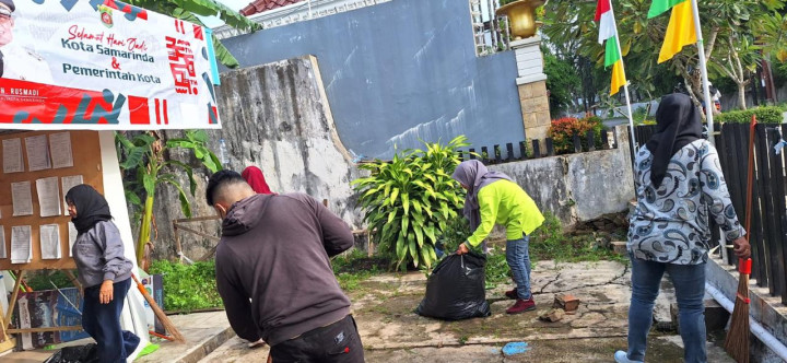Kegiatan Gotong Royong Kantor Kelurahan Bugis
