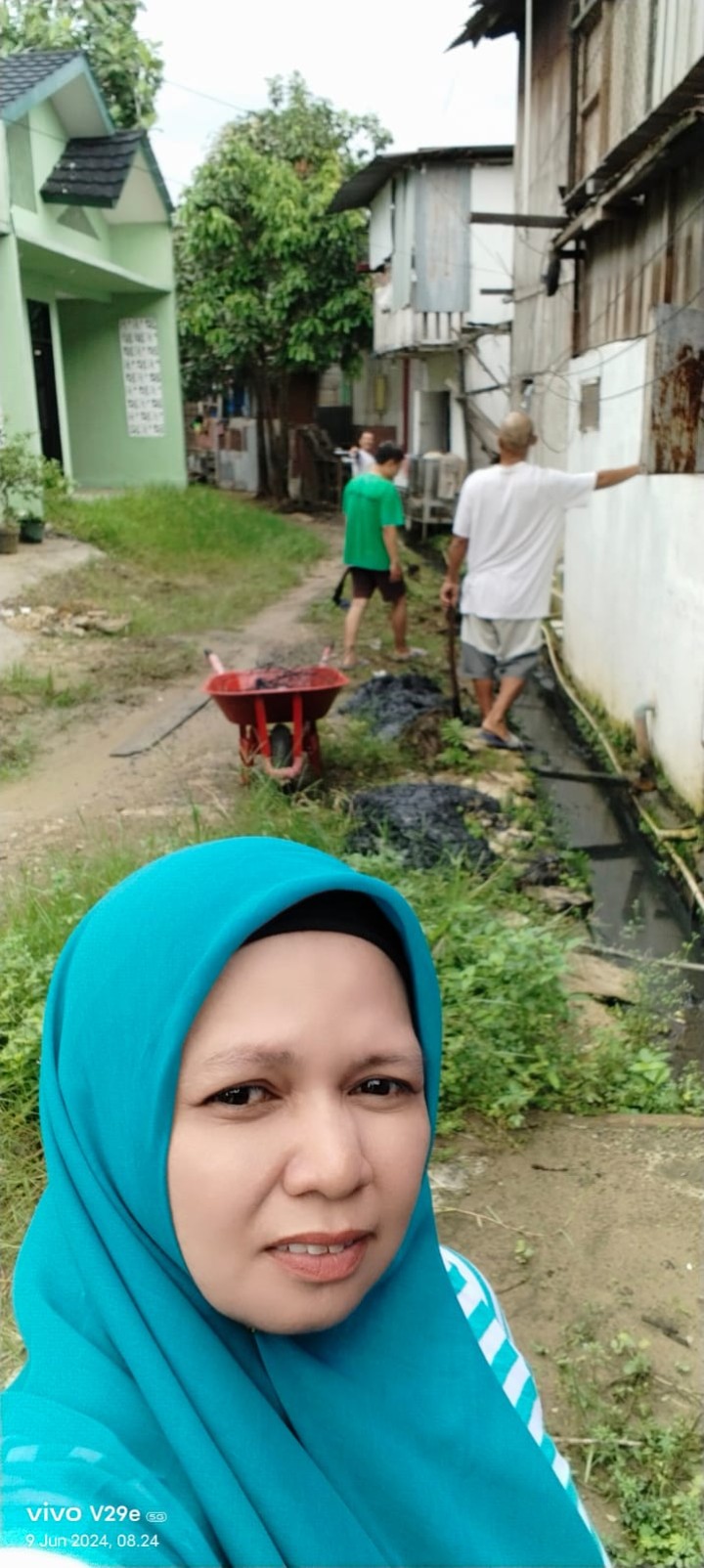 Kegiatan Gotong Royong di Lingkungan RT. 09 dan RT. 15 Kelurahan Bugis