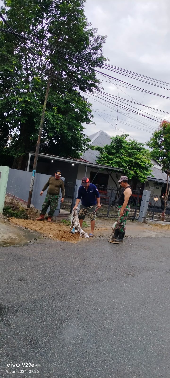 Kegiatan Gotong Royong di Lingkungan RT. 09 dan RT. 15 Kelurahan Bugis