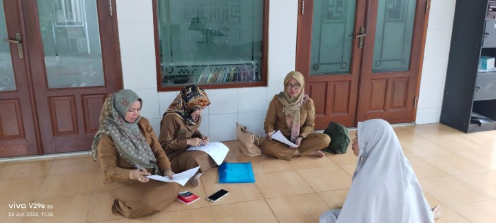 Penilaian Probebaya Award RT. 15 Kelurahan Bugis