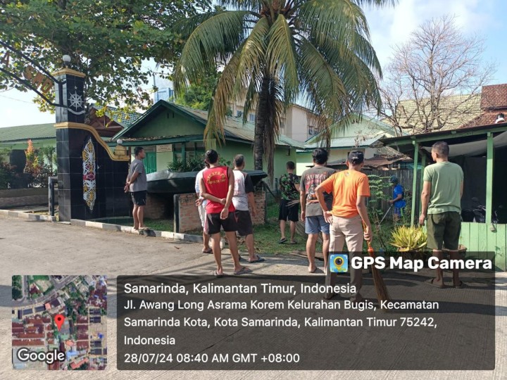 Kegiatan Gotong Royong di Lingkungan RT. 18 Kelurahan Bugis
