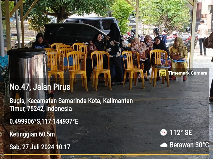 Sosialisasi dan Pelatihan Pengolahan Buah Lemon yang Terintegritas di Lingkungan RT. 01 Kelurahan Bugis