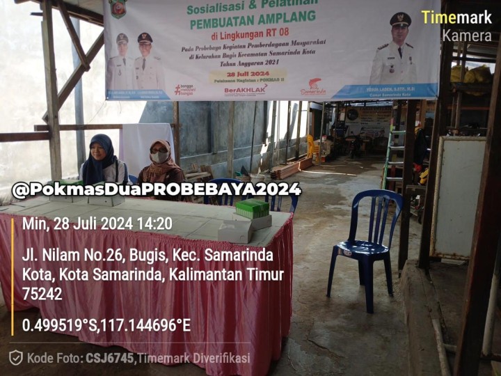 Sosialisasi dan Pelatihan Pembuatan Amplang RT. 08 Kelurahan Bugis