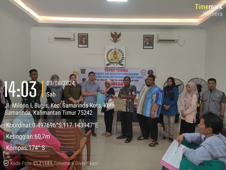 Serah terima barang sub kegiatan pembangunan sarana prasarana dan pemberdayaan masyarakat di lingkungan RT se-Kelurahan Bugis