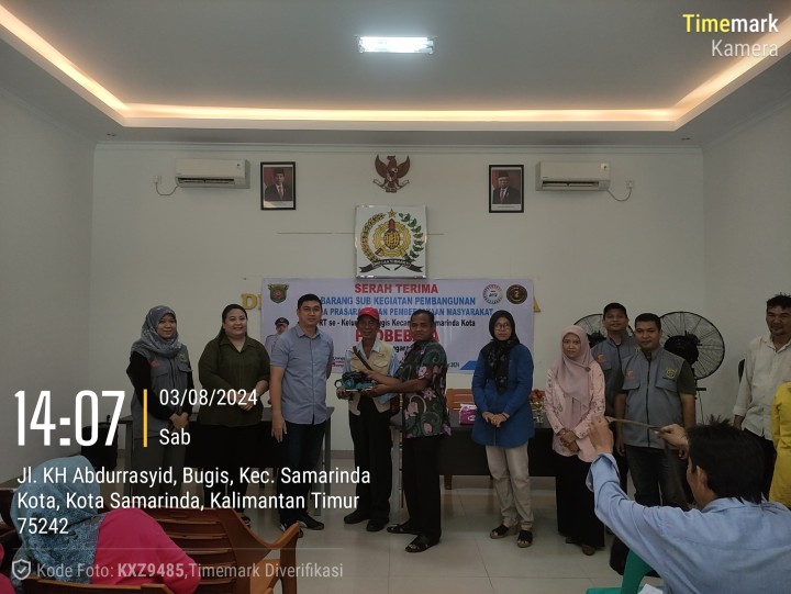Serah terima barang sub kegiatan pembangunan sarana prasarana dan pemberdayaan masyarakat di lingkungan RT se-Kelurahan Bugis