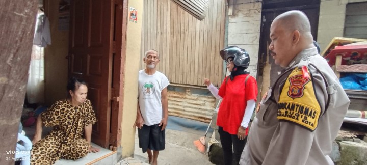 Pembinaan dan teguran kepada warga yang memelihara hewan peliharaan dilingkungan RT. 02 dan RT. 15