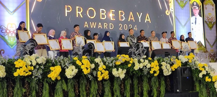 Kelurahan Bugis Hadiri Acara Probebaya Sukses Raih Penghargaan Terbaik