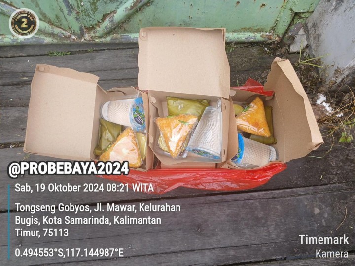 Kegiatan Gotong Royong RT. 05 dan RT. 08 di Lingkungan Kelurahan Bugis