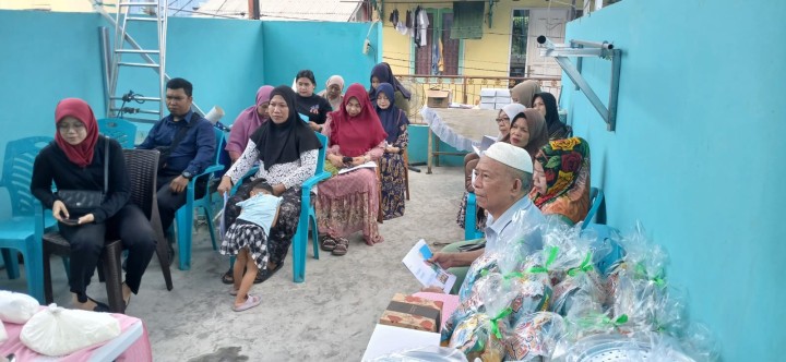 Sosialisasi dan Pelatihan Pembuatan Sabun Deterjen di lingkungan RT 16 Kelurahan Bugis