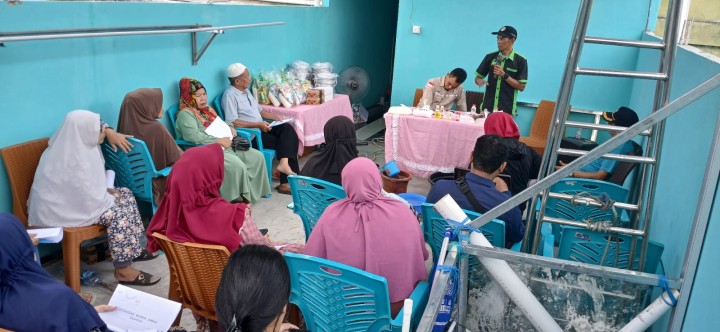 Sosialisasi dan Pelatihan Pembuatan Sabun Deterjen di lingkungan RT 16 Kelurahan Bugis