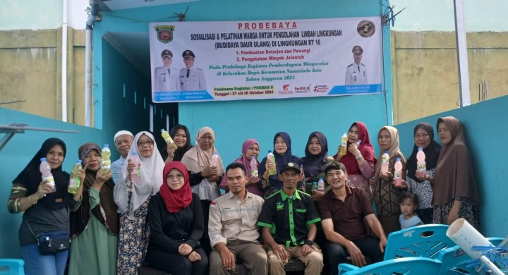 Sosialisasi dan Pelatihan Pembuatan Sabun Deterjen di lingkungan RT 16 Kelurahan Bugis