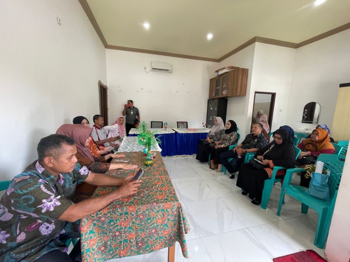 Kegiatan Monitoring dan Evaluasi (Monev) BUMRT Serimpi RT. 06 Kelurahan Bugis