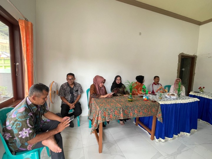 Kegiatan Monitoring dan Evaluasi (Monev) BUMRT Serimpi RT. 06 Kelurahan Bugis