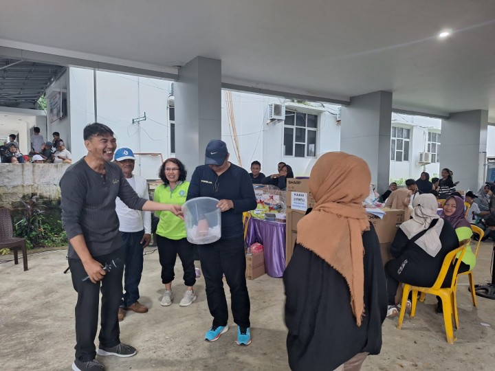 Jalan Santai Dalam Rangka Memperingati HUT Kota Samarinda Ke-357 dan HUT Ke-65 Pemerintah Kota Samarinda