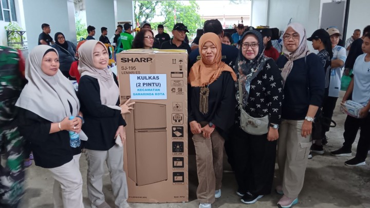 Jalan Santai Dalam Rangka Memperingati HUT Kota Samarinda Ke-357 dan HUT Ke-65 Pemerintah Kota Samarinda