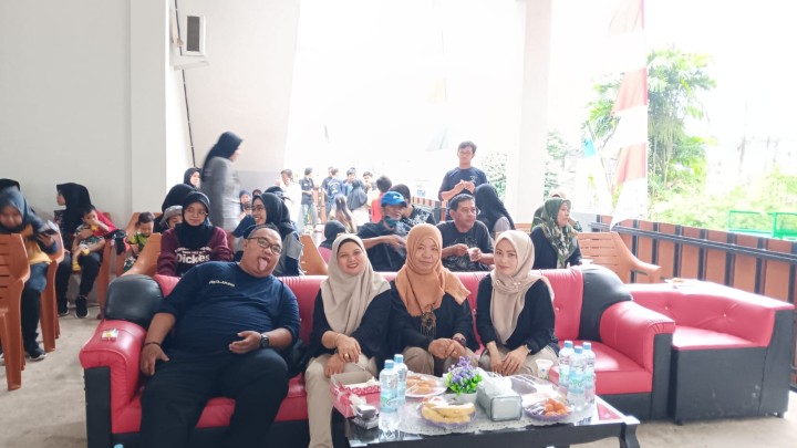Jalan Santai Dalam Rangka Memperingati HUT Kota Samarinda Ke-357 dan HUT Ke-65 Pemerintah Kota Samarinda