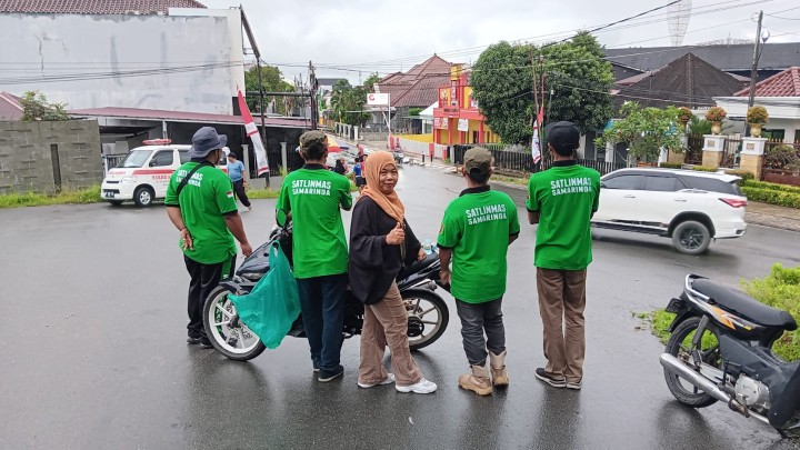 Jalan Santai Dalam Rangka Memperingati HUT Kota Samarinda Ke-357 dan HUT Ke-65 Pemerintah Kota Samarinda