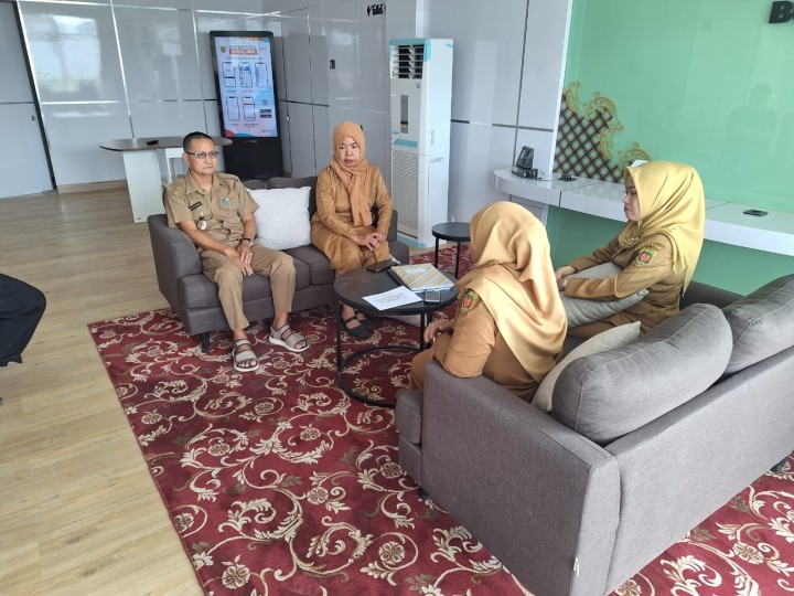 Rapat Staf Kelurahan Bugis