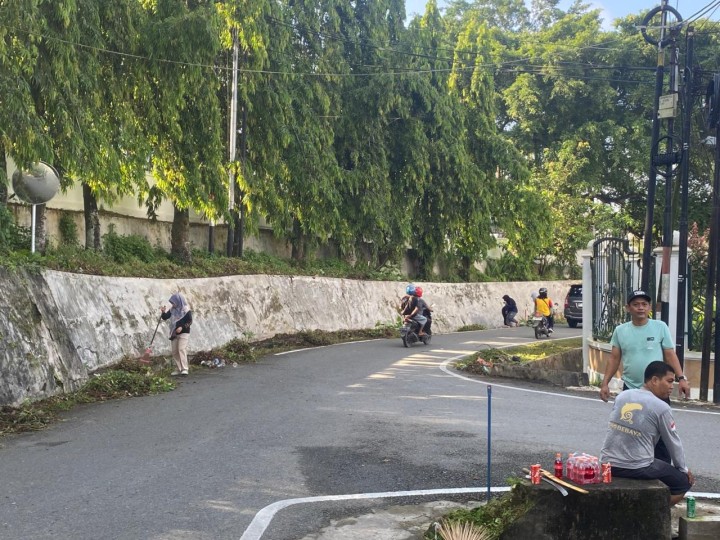 Kelurahan Bugis Gelar Gotong Royong Massal, Wali Kota Samarinda Turut Hadir