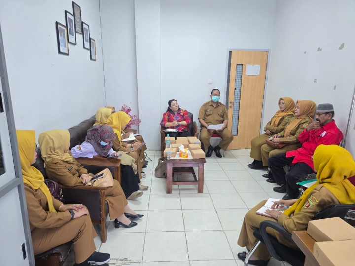 Kelurahan Bugis Hadiri Rapat Persiapan Pembinaan UKS/M Tahun 2025 di Kecamatan Samarinda Kota