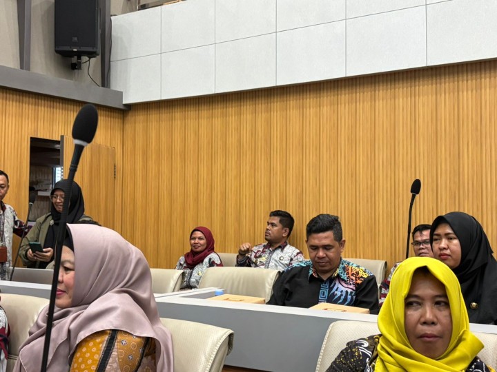 Kelurahan Bugis Dukung Inklusi Keuangan Melalui Sosialisasi Laku Pandai untuk BUMRT