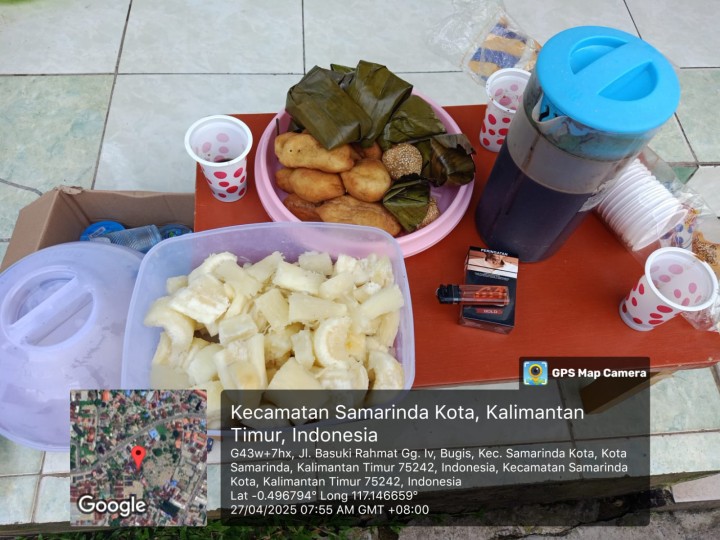 Sinergi Warga RT.02 dan RT.15 dalam Gotong Royong Lingkungan