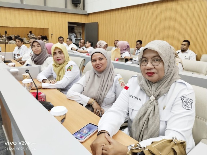 Kelurahan Bugis Hadiri Rapat Koordinasi Pembentukan Koperasi Merah Putih