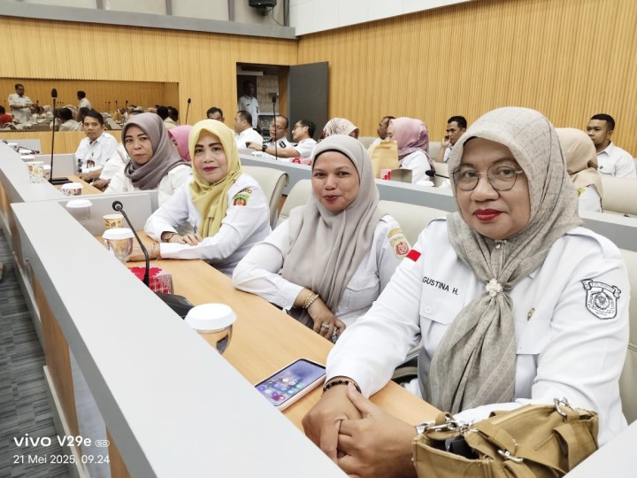 Kelurahan Bugis Hadiri Rapat Koordinasi Pembentukan Koperasi Merah Putih