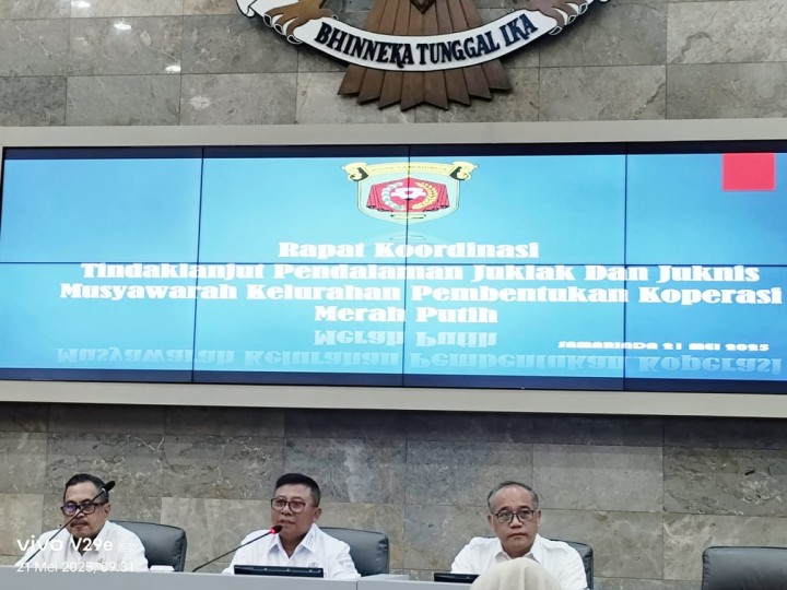 Kelurahan Bugis Hadiri Rapat Koordinasi Pembentukan Koperasi Merah Putih