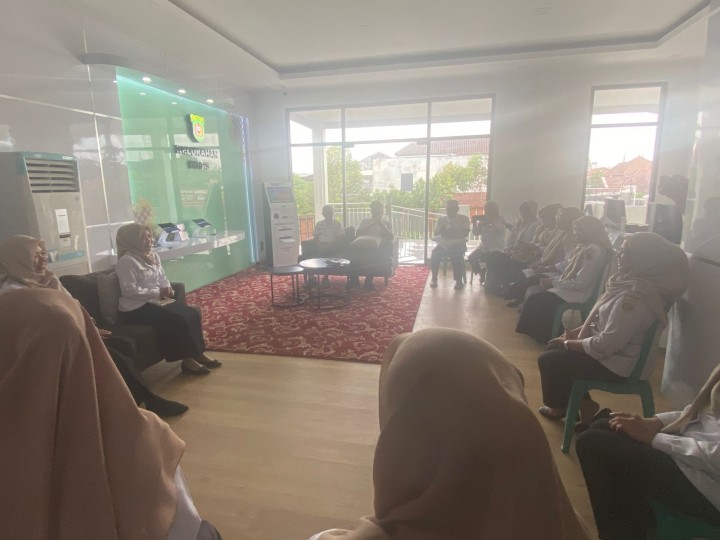 Pembinaan Kecamatan Samarinda Kota terhadap Kinerja dan Lingkungan Kelurahan Bugis