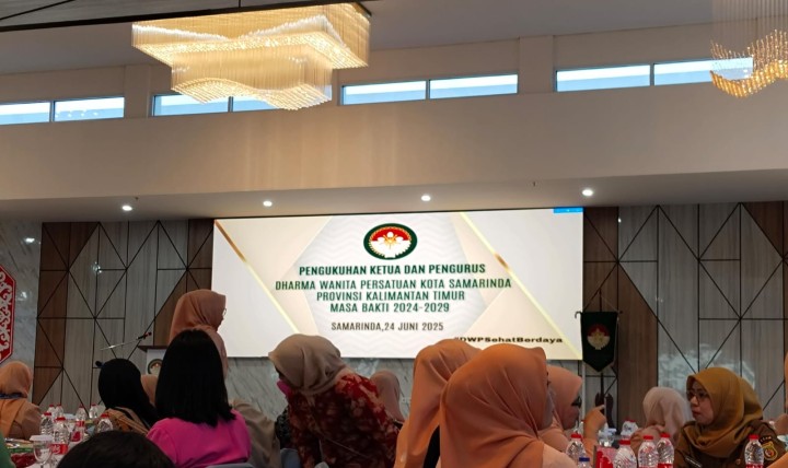 Pengukuhan Pengurus Dharma Wanita Persatuan (DWP) Kota Samarinda
