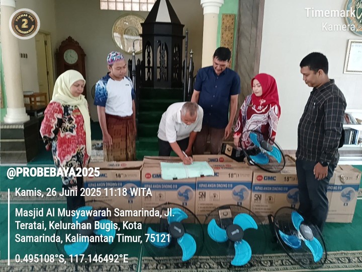 Penyerahan Sarana Prasarana Probebaya di RT 04 Kelurahan Bugis
