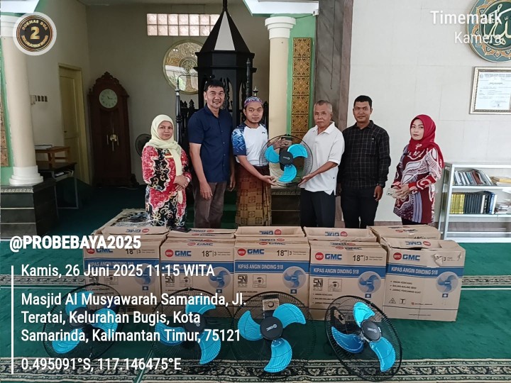 Penyerahan Sarana Prasarana Probebaya di RT 04 Kelurahan Bugis