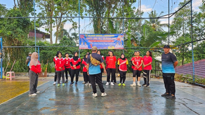Kelurahan Bugis Rayakan Kemerdekaan dengan Lomba Voli dan Karaoke